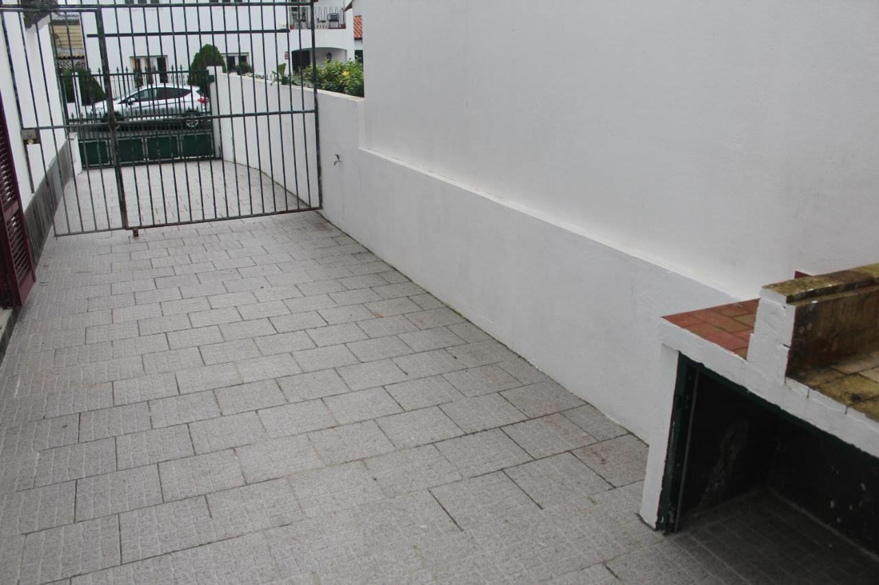 Vitorino De Nemesio Guesthouse Ponta Delgada  Exterior photo